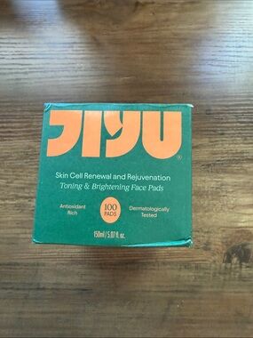 Green Toning & Brightening Face Pads — 100 Pack